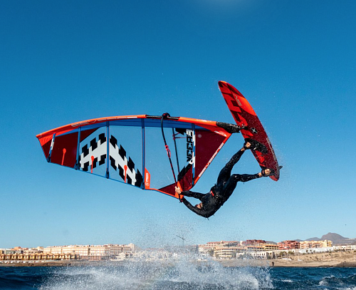 Парус для Виндсерфинга Severne 2025 Freek Rubine