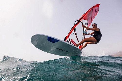 Доска Starboard 2025 CARVE Starlite Carbon