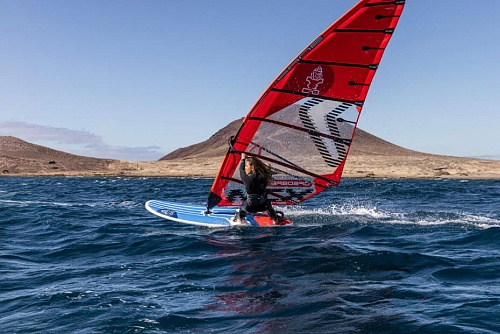 Доска Starboard 2025 CARVE Starlite Carbon