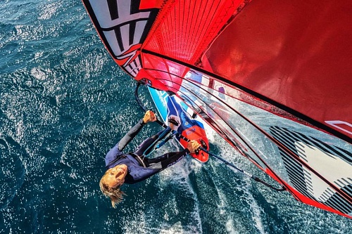 Доска Starboard 2025 CARVE Starlite Carbon