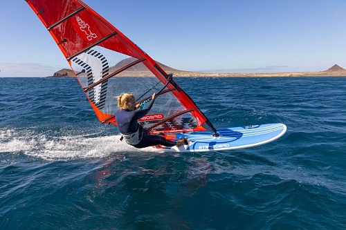 Доска Starboard 2025 CARVE Starlite Carbon